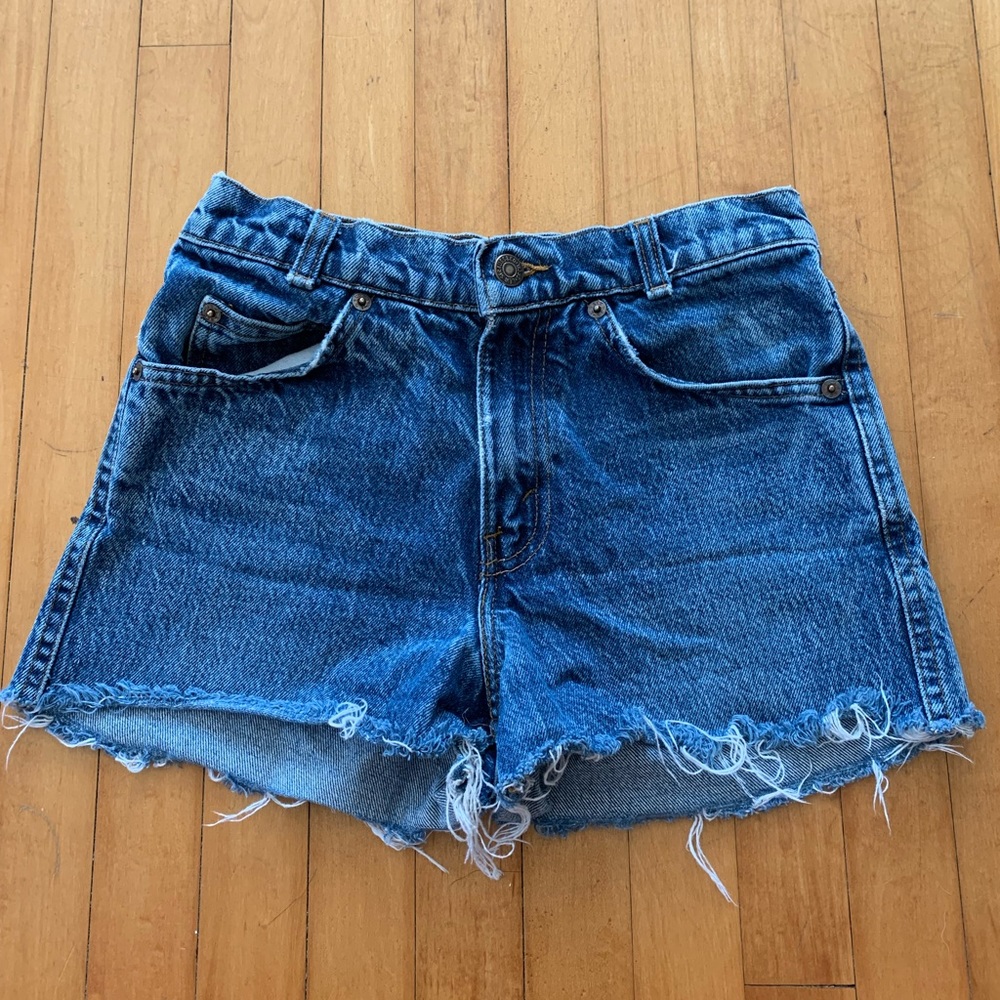 Blue Levi’s denim cut off shorts